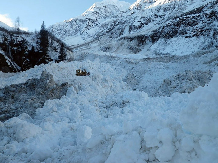 Richardson Highway damalanche cleanup, January 2014. Photo by Alaska DOT&PF staff